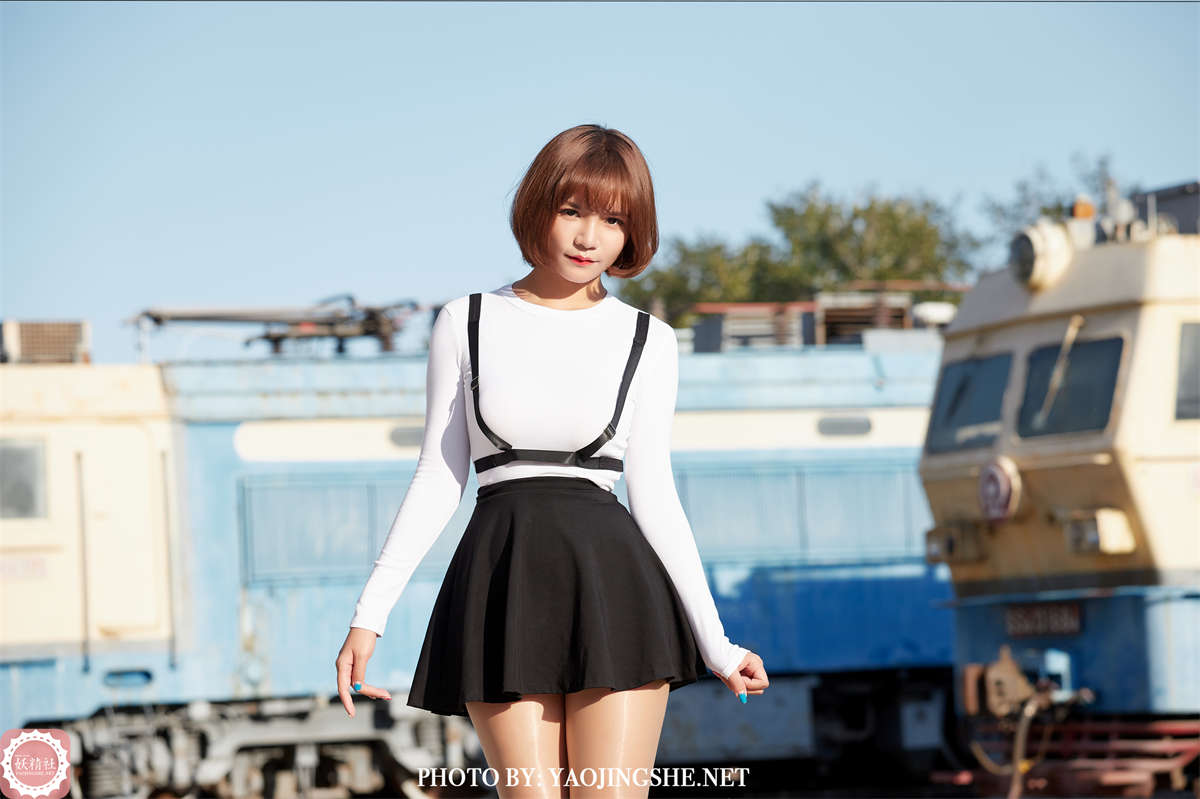 图片[2]-FAIRY CLUB妖精社 2020.11.28 T2042 逆光车站 唐飞飞-日更街拍