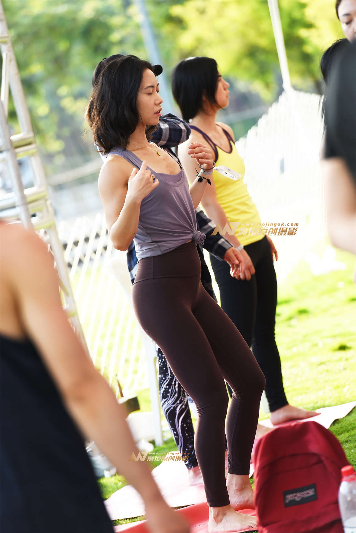 【咔喳赛贴】闭目冥想-日更街拍