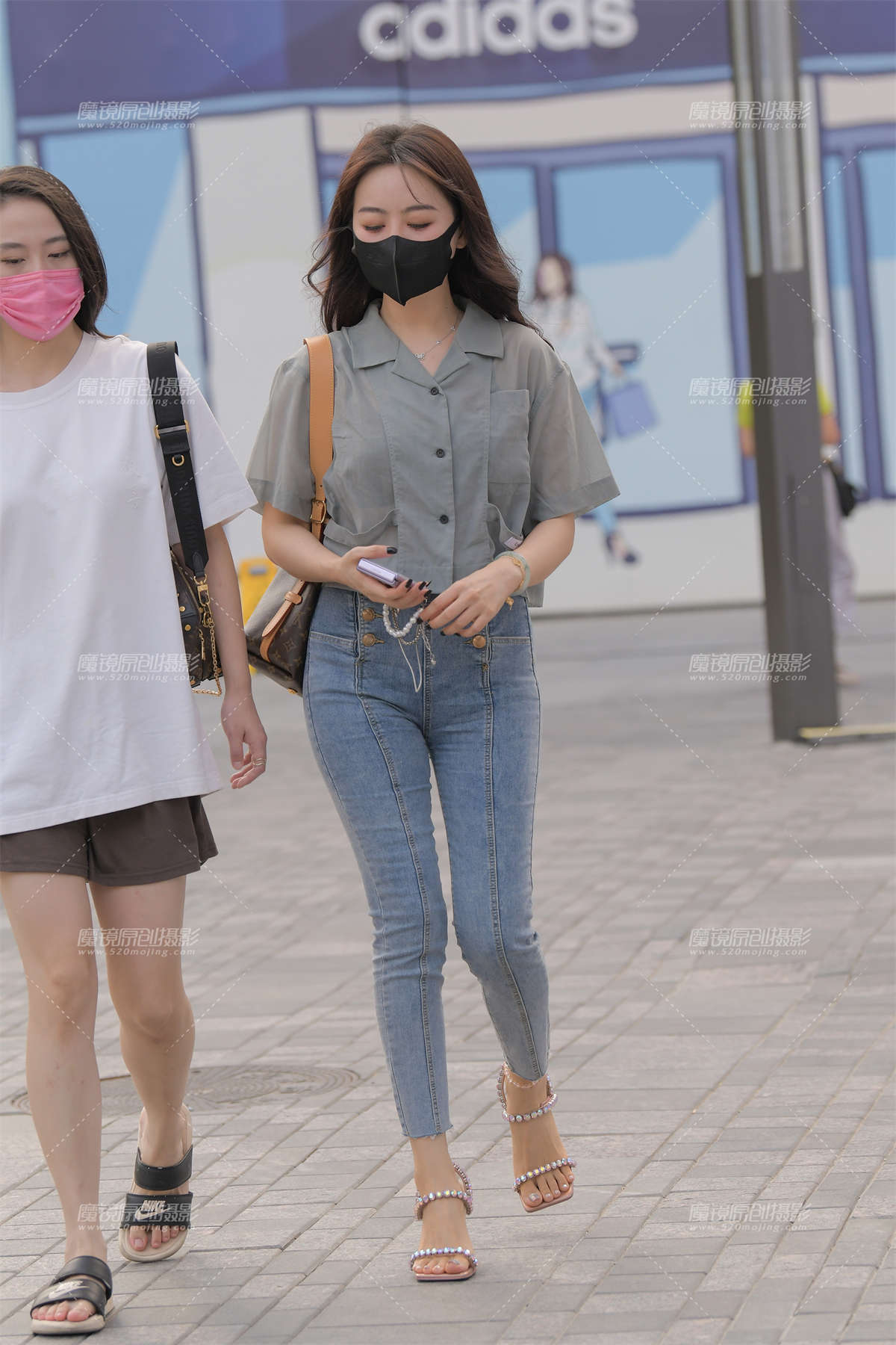 紧牛小姐姐-日更街拍