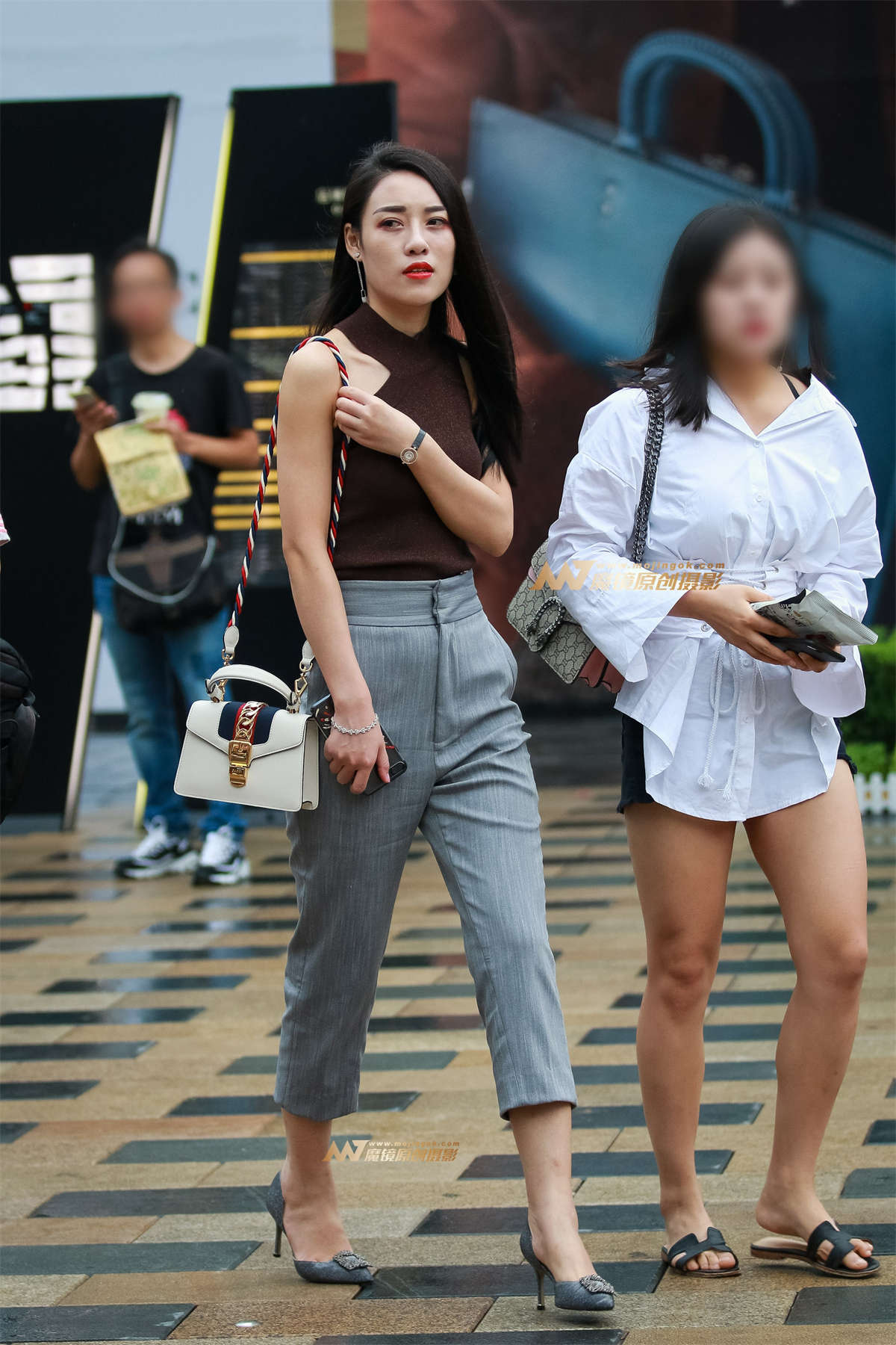 气质美眉 尽显御姐韵味-日更街拍