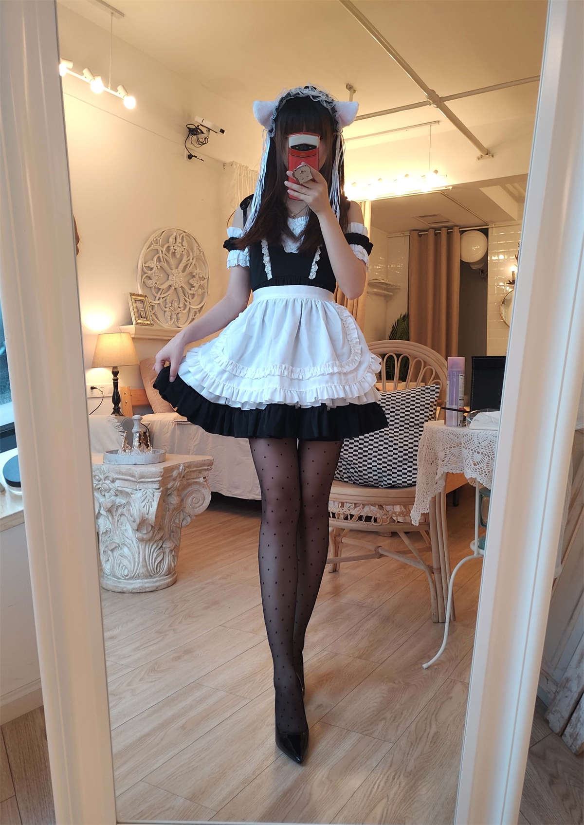 知名Coser-雪琪SAMA No.61 油亮黑丝太太-日更街拍