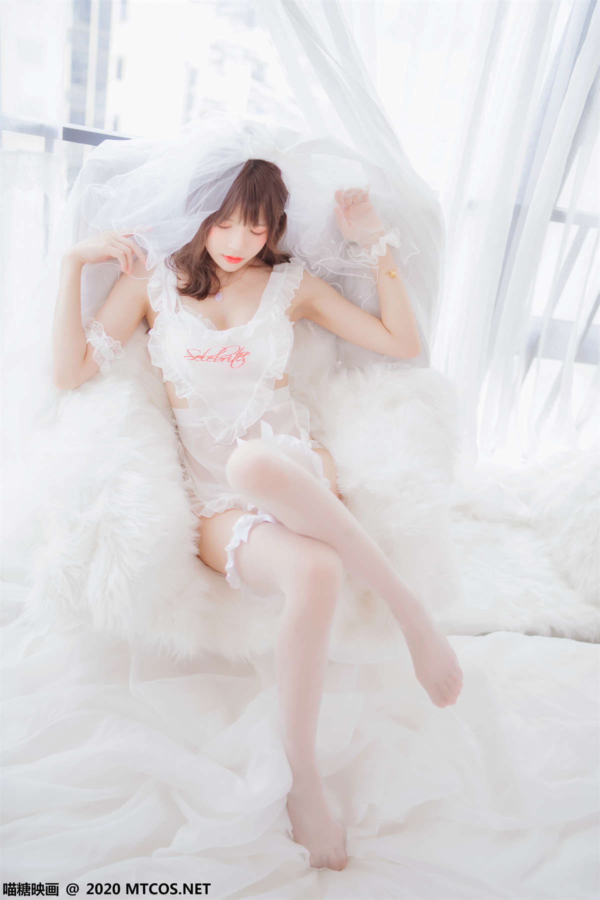 喵糖映画 VOL.186 纯白轻纱-日更街拍