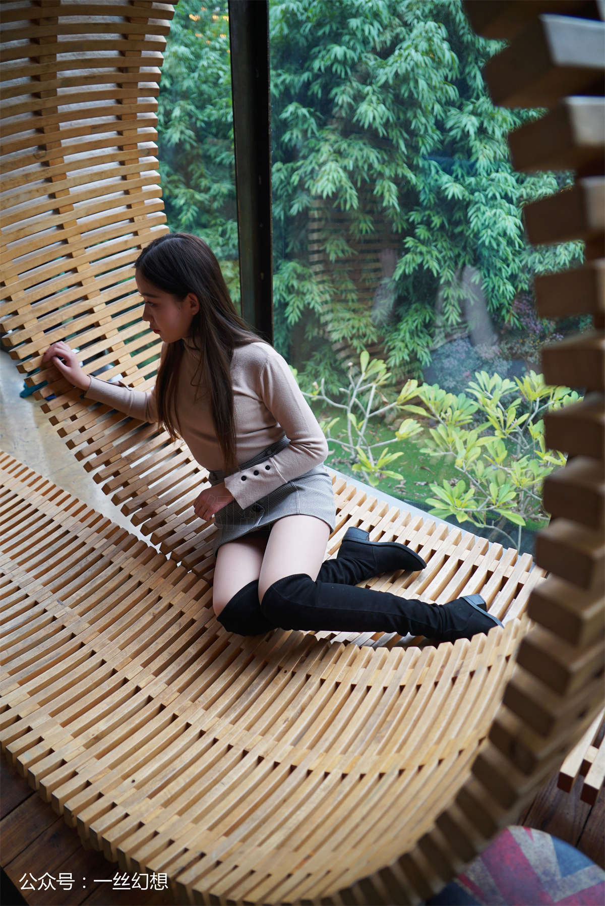 高丝女子图鉴 袜小喵×一丝幻想 NZ035 ViVi-日更街拍