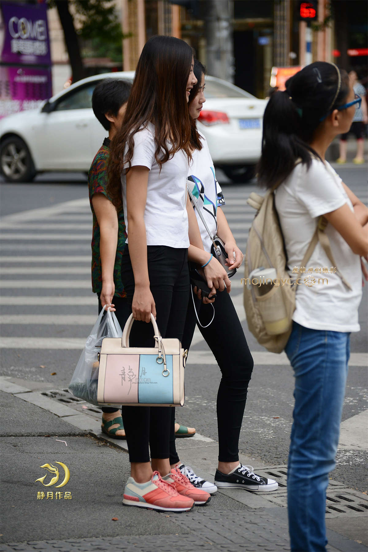 白衣黑裤小妹妹-（14P）-日更街拍