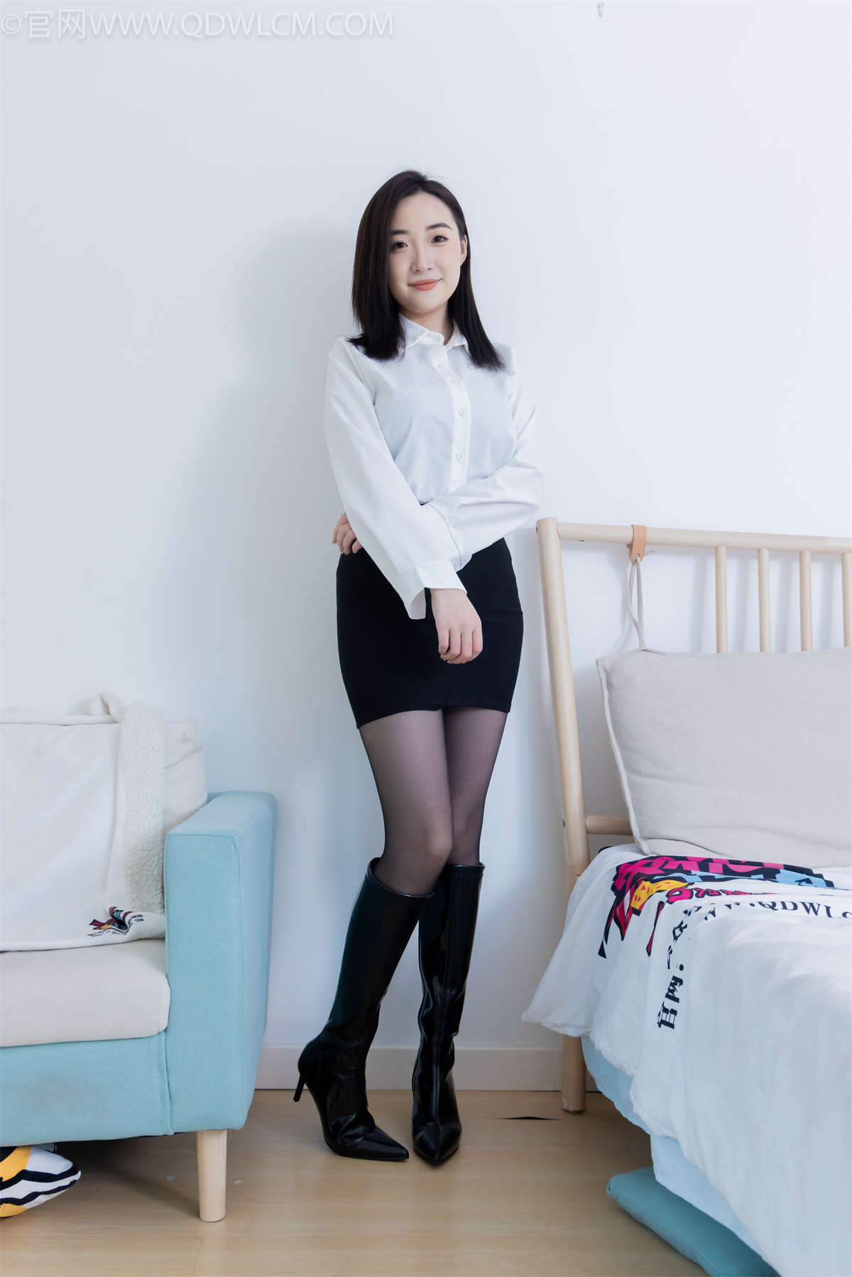 图片[2]-物恋传媒 NO.2333 恬恬-长靴、薄黑丝（脚尖加固款）、长靴比例较多-日更街拍