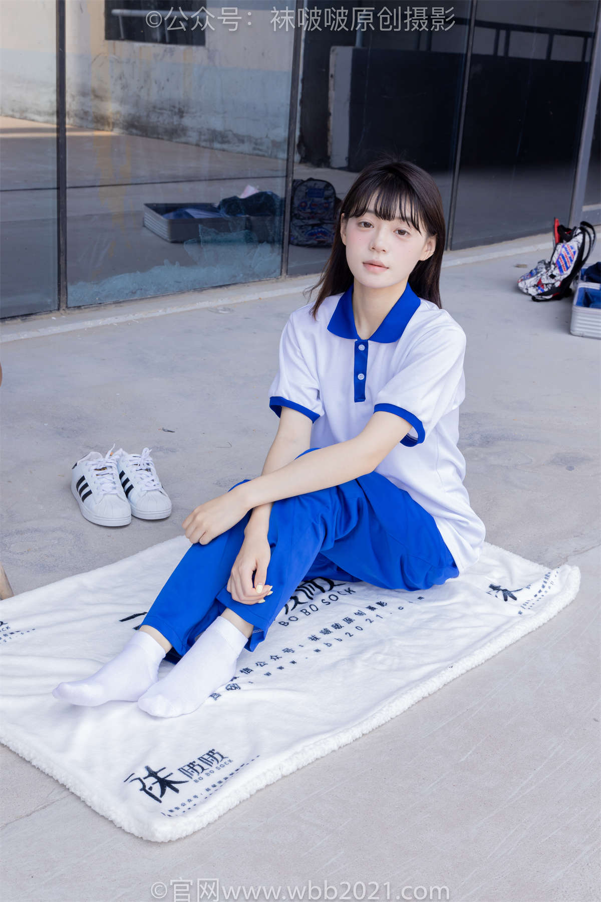 袜啵啵 No.393 糯米-板鞋、白棉袜、裸足、校服 花絮版-日更街拍