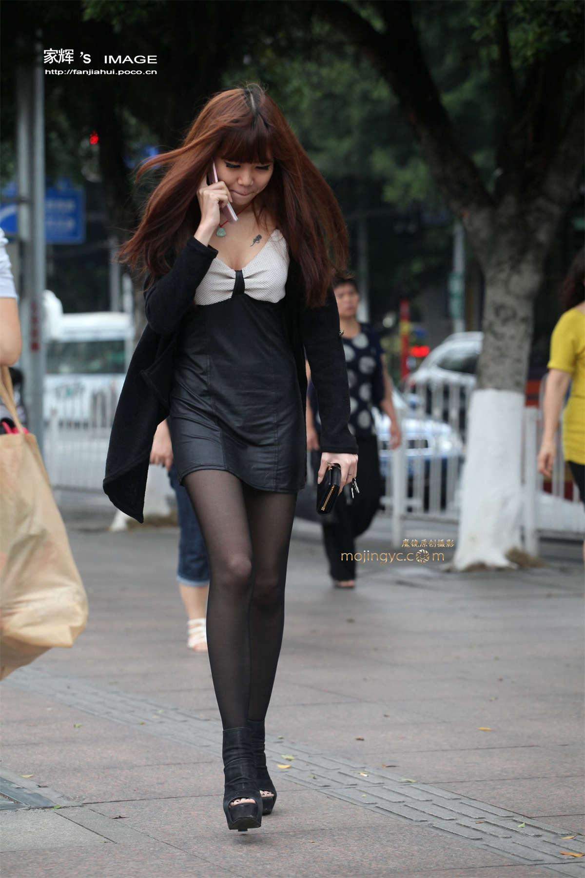 图片[2]-贴身连衣短裙黑丝长腿美眉-日更街拍