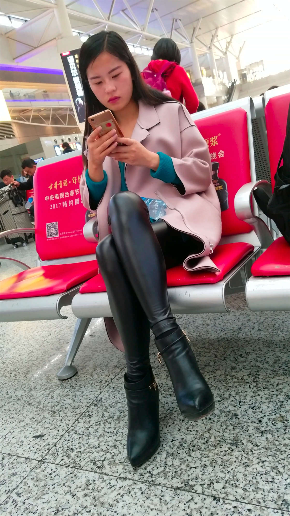 图片[2]-[4K高清视频]长发女神极品长腿-日更街拍