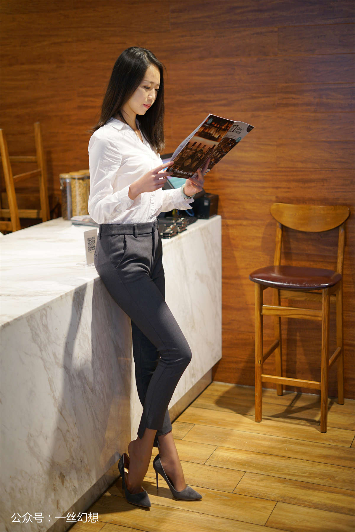 高丝女子图鉴 袜小喵×一丝幻想 NZ036 茜茜-日更街拍