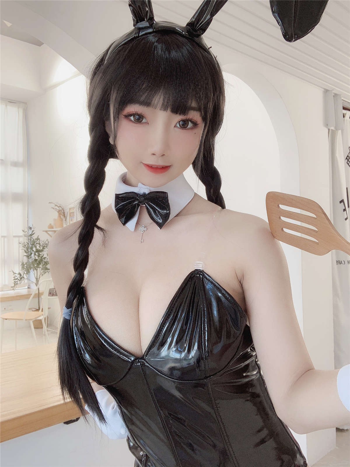 图片[2]-鬼畜瑶-黑色兔女郎-日更街拍