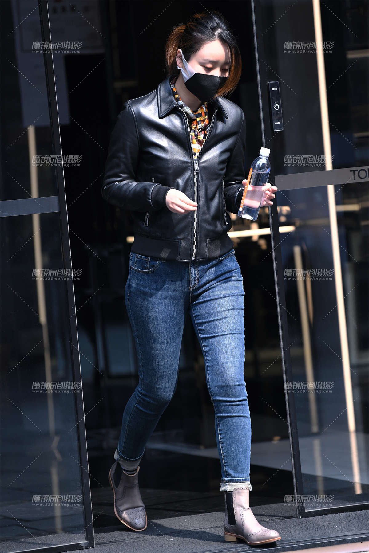 皮衣牛仔-日更街拍