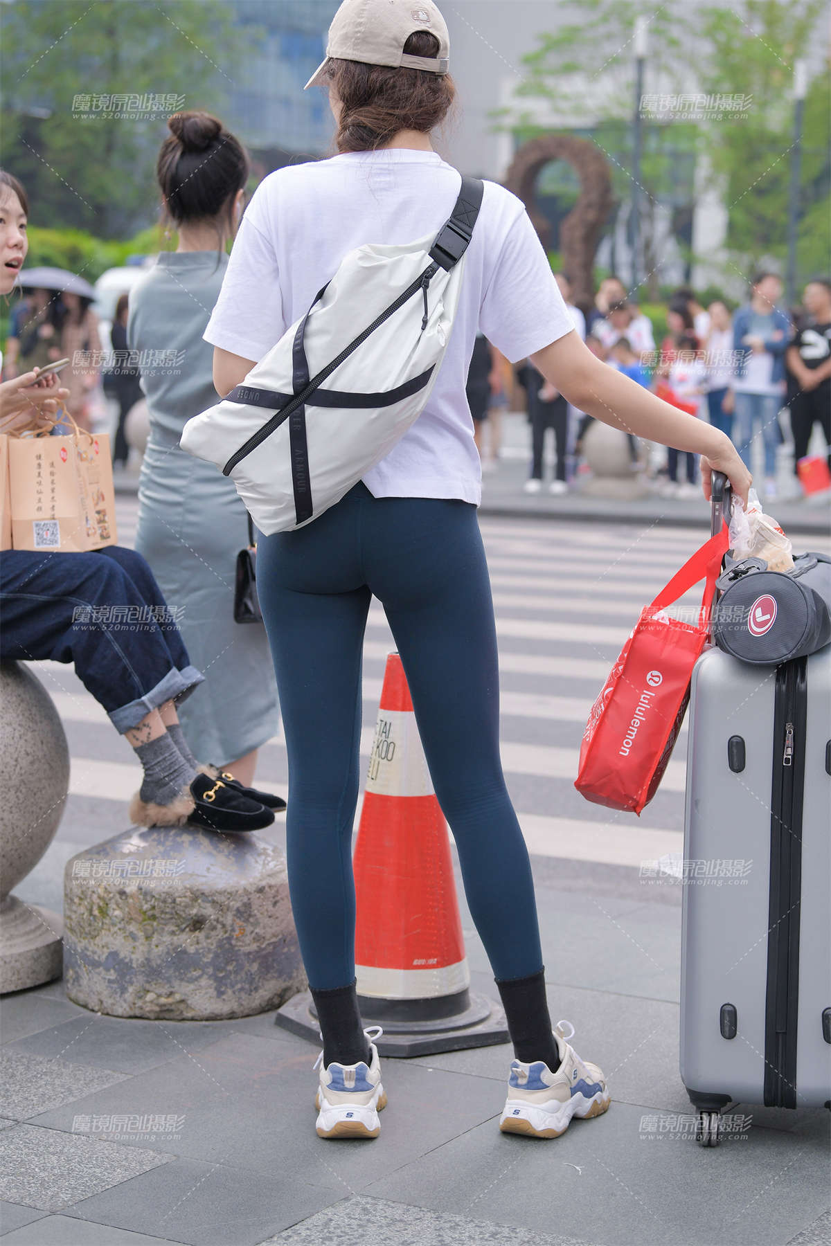 图片[2]-【补档】大长腿瑜伽裤小姐姐-日更街拍
