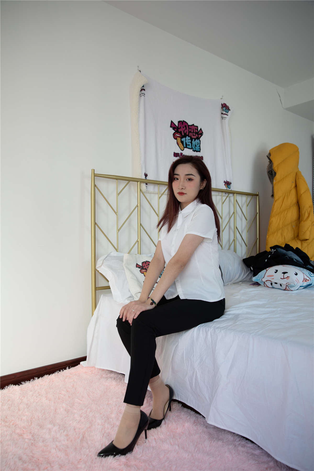 图片[2]-物恋传媒 NO.621 小晴-冬日梅林-日更街拍