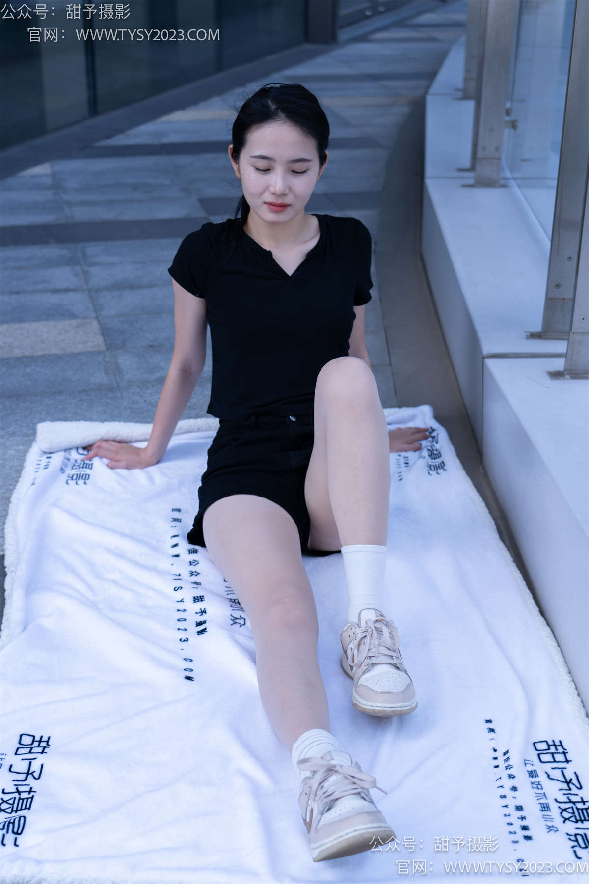 甜予摄影052期：思思-板鞋、白棉袜、肉丝（脚尖加固款）完整版-日更街拍
