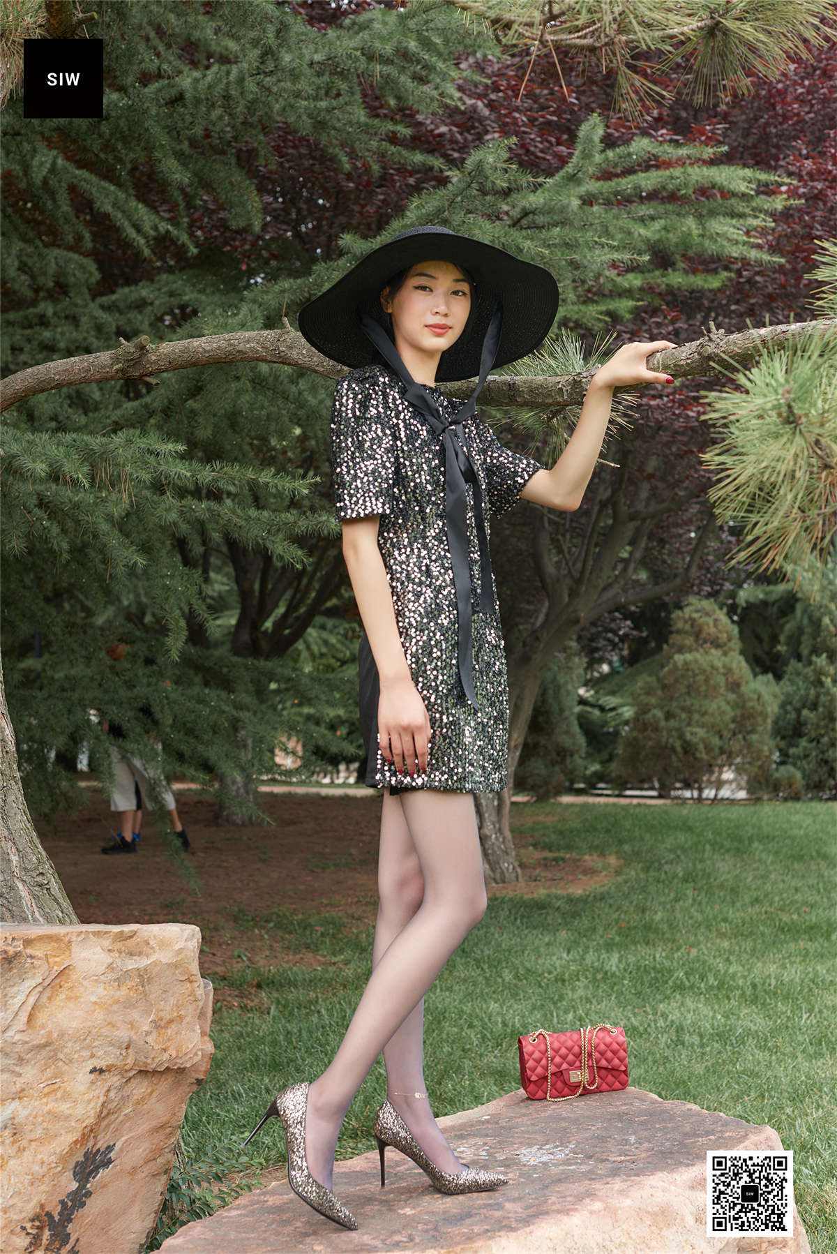 图片[2]-SIW斯文传媒 VOL.038 林间少女 丽莉-日更街拍