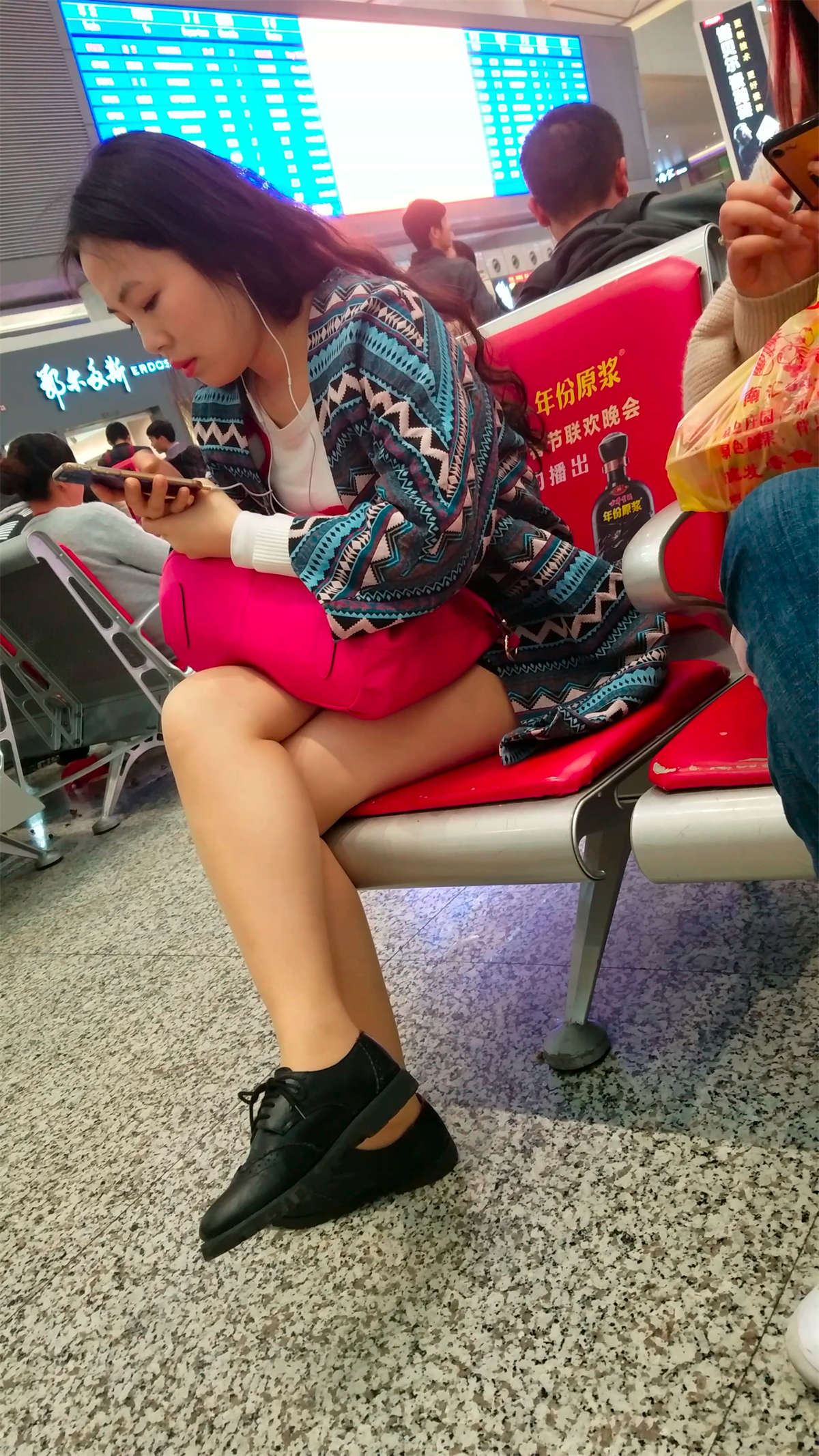 图片[2]-[4K高清视频]短裙漂亮少妇-日更街拍