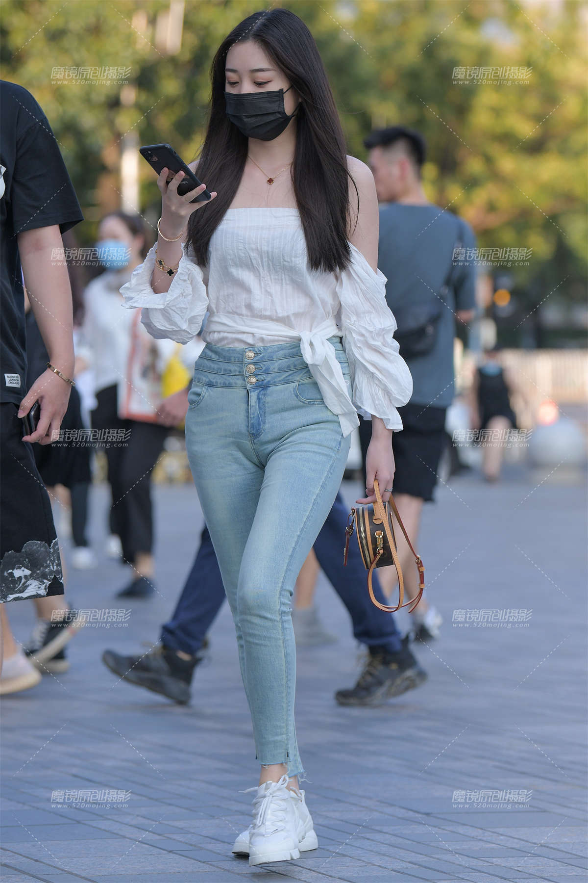 【红石赛帖】气质美女-日更街拍