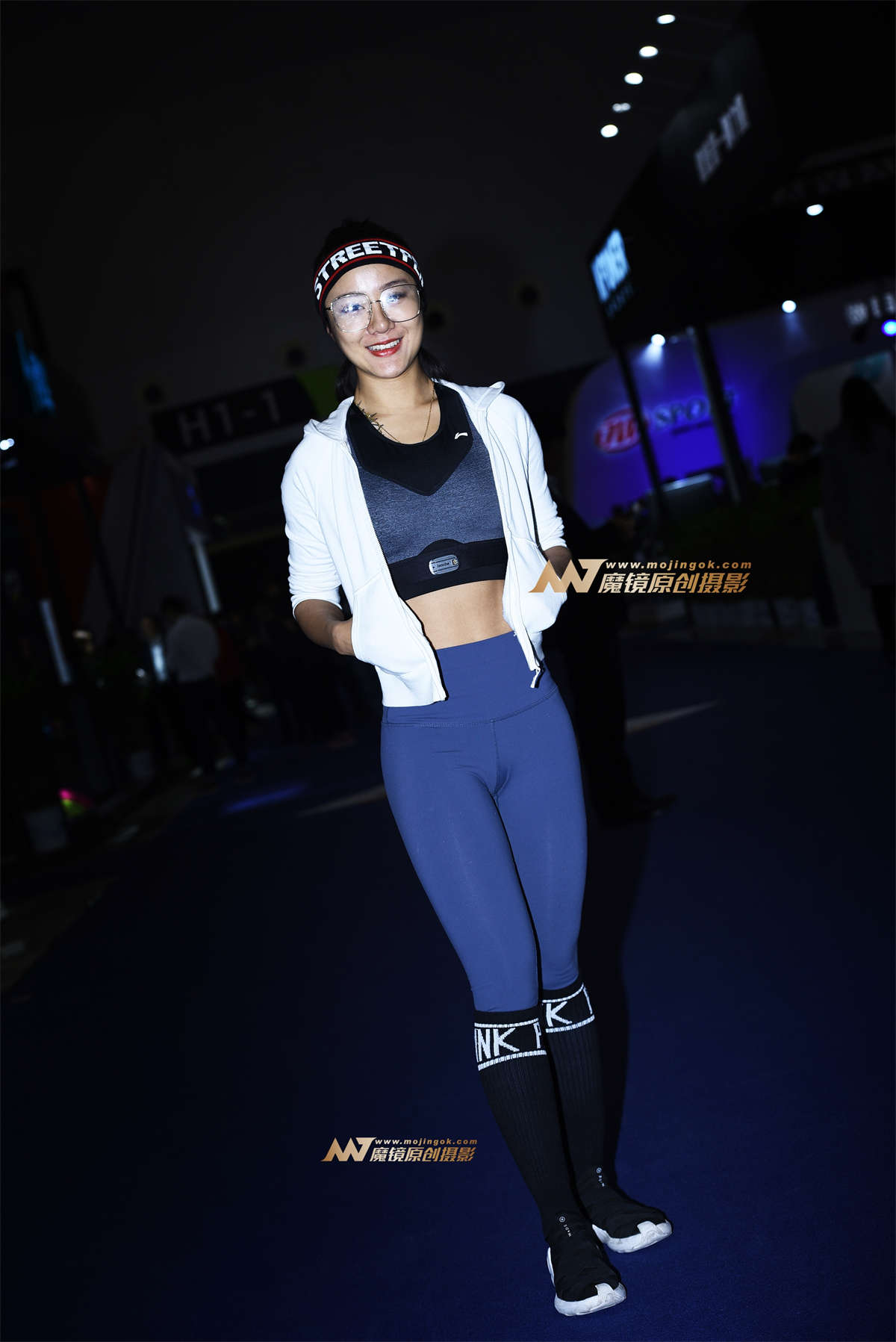 【咔喳赛贴】曲线玲珑-日更街拍