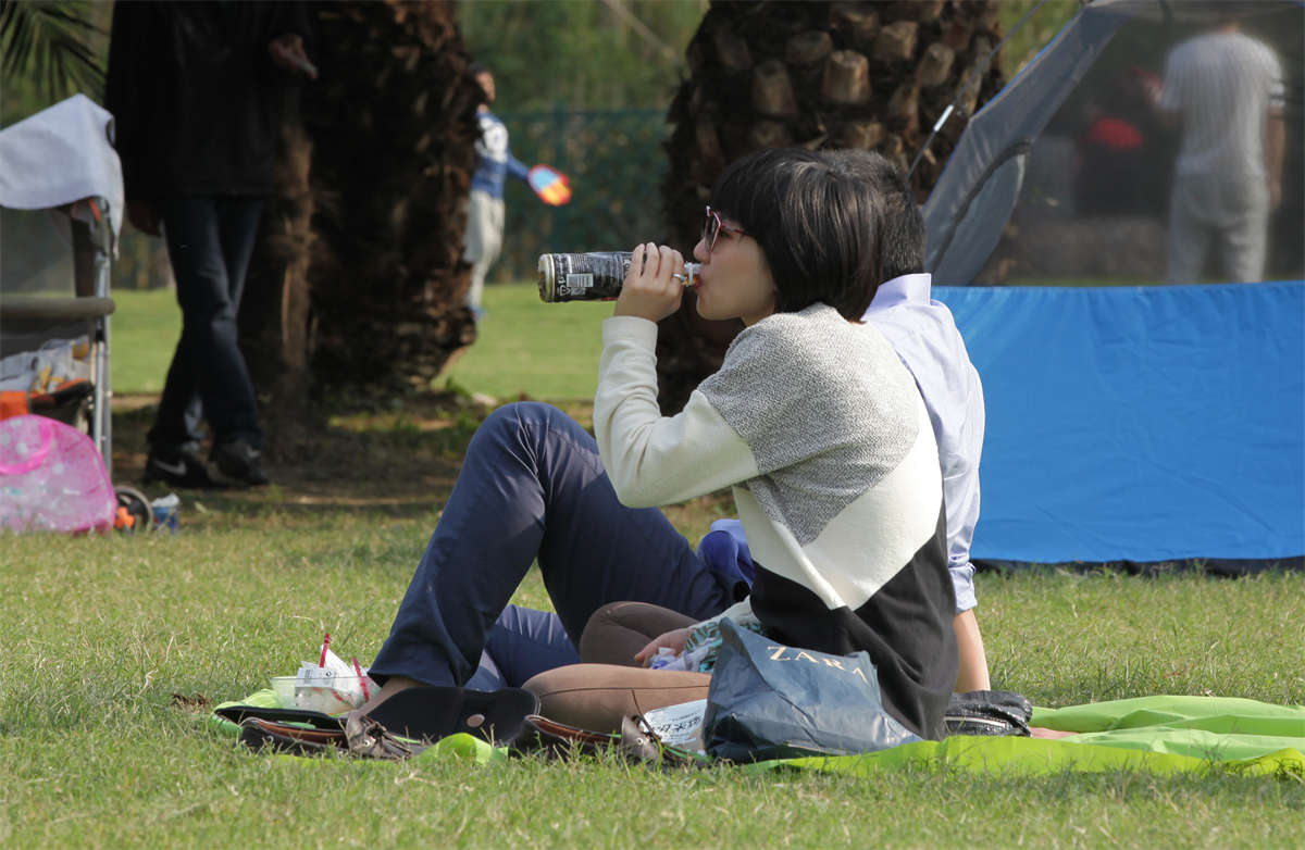 踏青公园街拍系列No.242 比不过西足性感，但有东方传统美-日更街拍