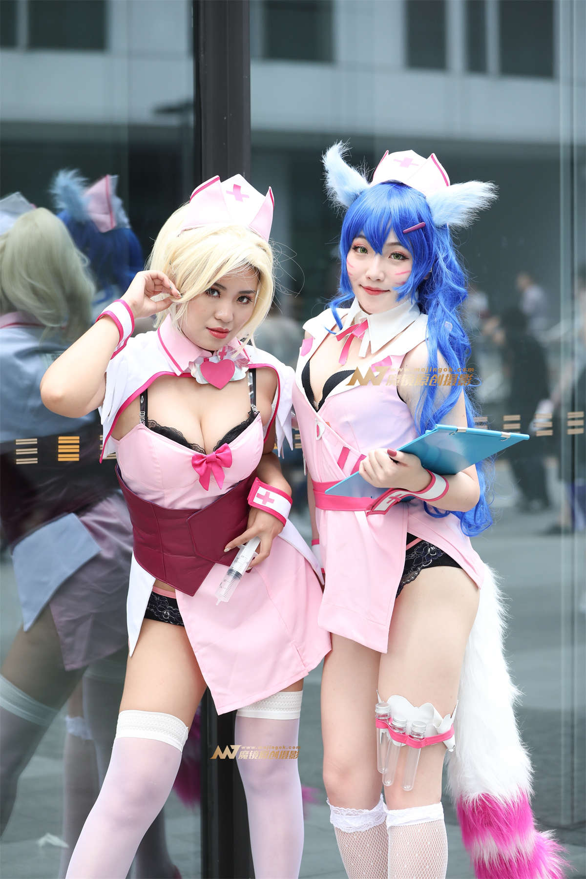 图片[2]-[辉辉赛贴]翘臀狐狸护士-日更街拍