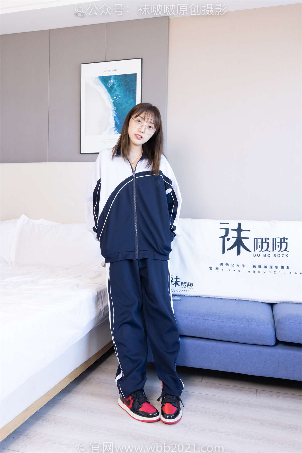 袜啵啵 No.398 稚予-板鞋、白船袜、裸足（黑色美甲）、裸足踩奶油蛋糕泡脚脚玩鞋子剧情（仅花絮剧情版）花絮剧情版-日更街拍