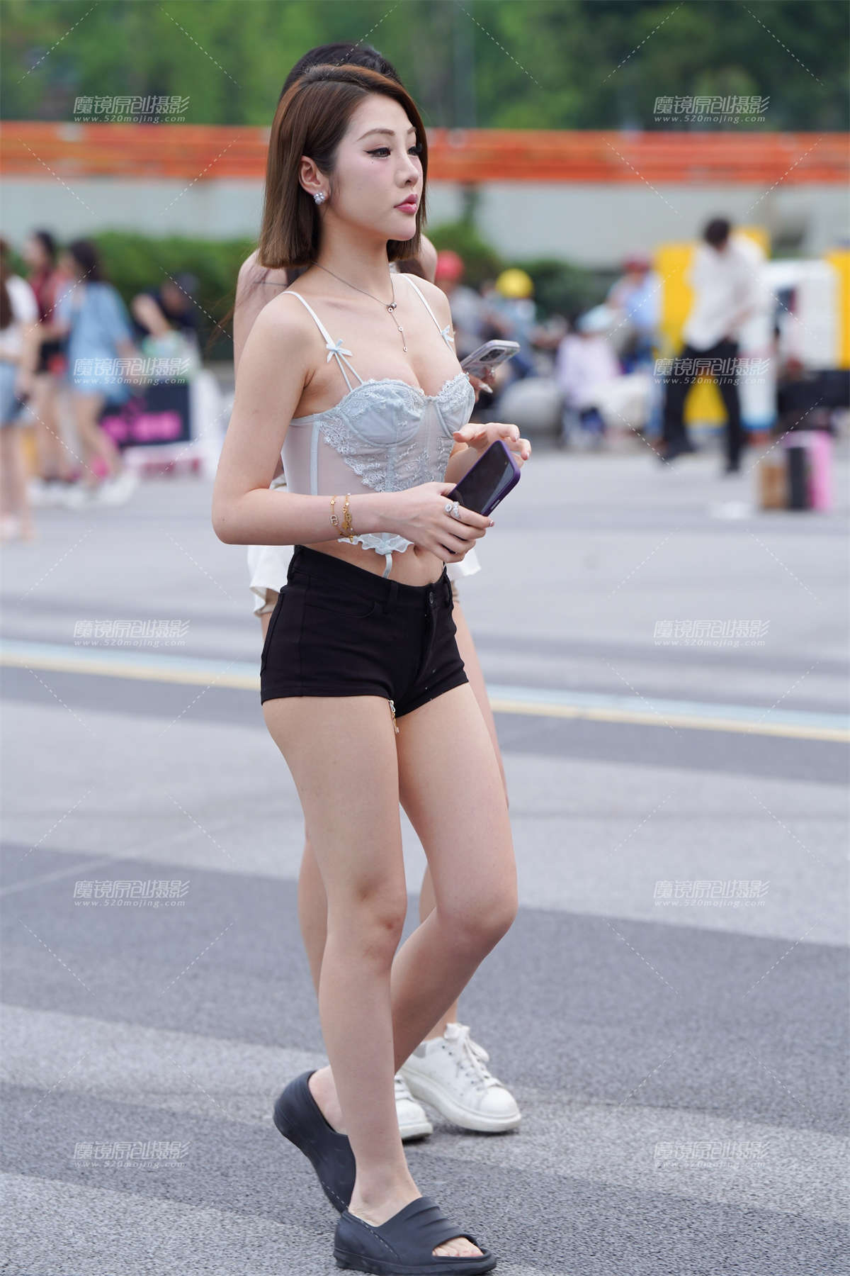 图片[2]-热裤小妹-日更街拍