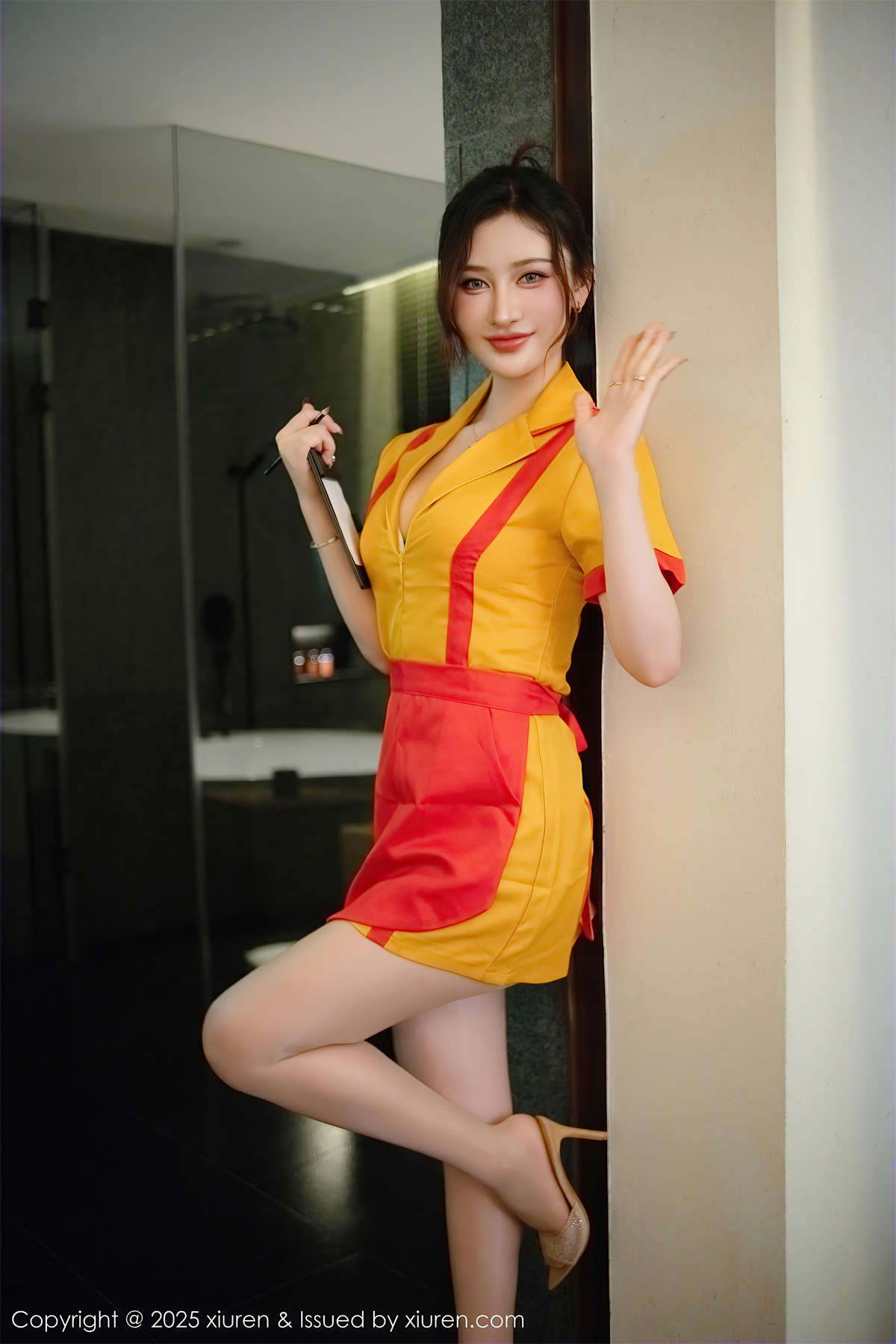 图片[2]-Xiuren秀人网 2025.01.02 NO.9695 蕾蕾醒了没-日更街拍