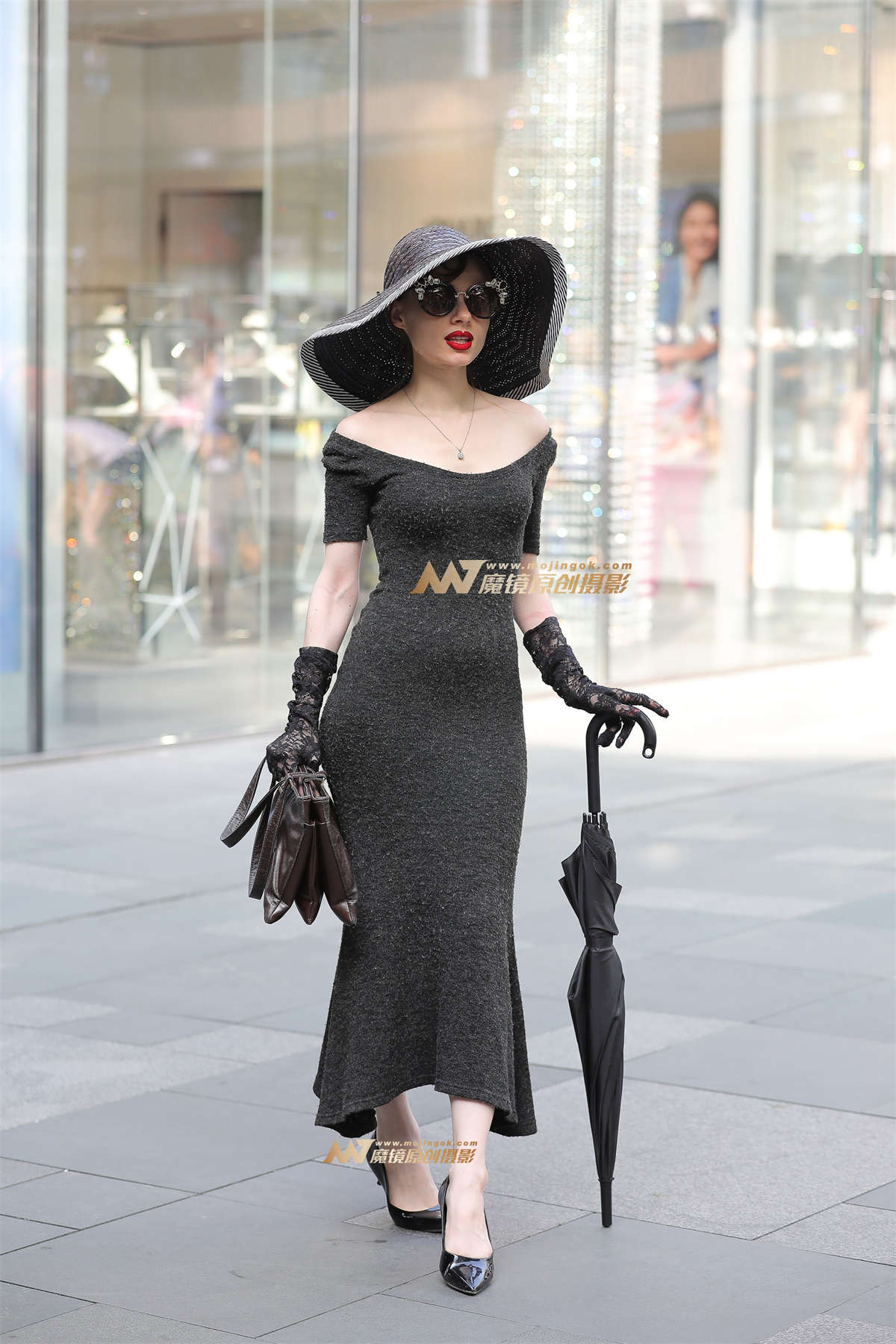 【凯恩赛帖】异域风情的翘臀美眉-日更街拍