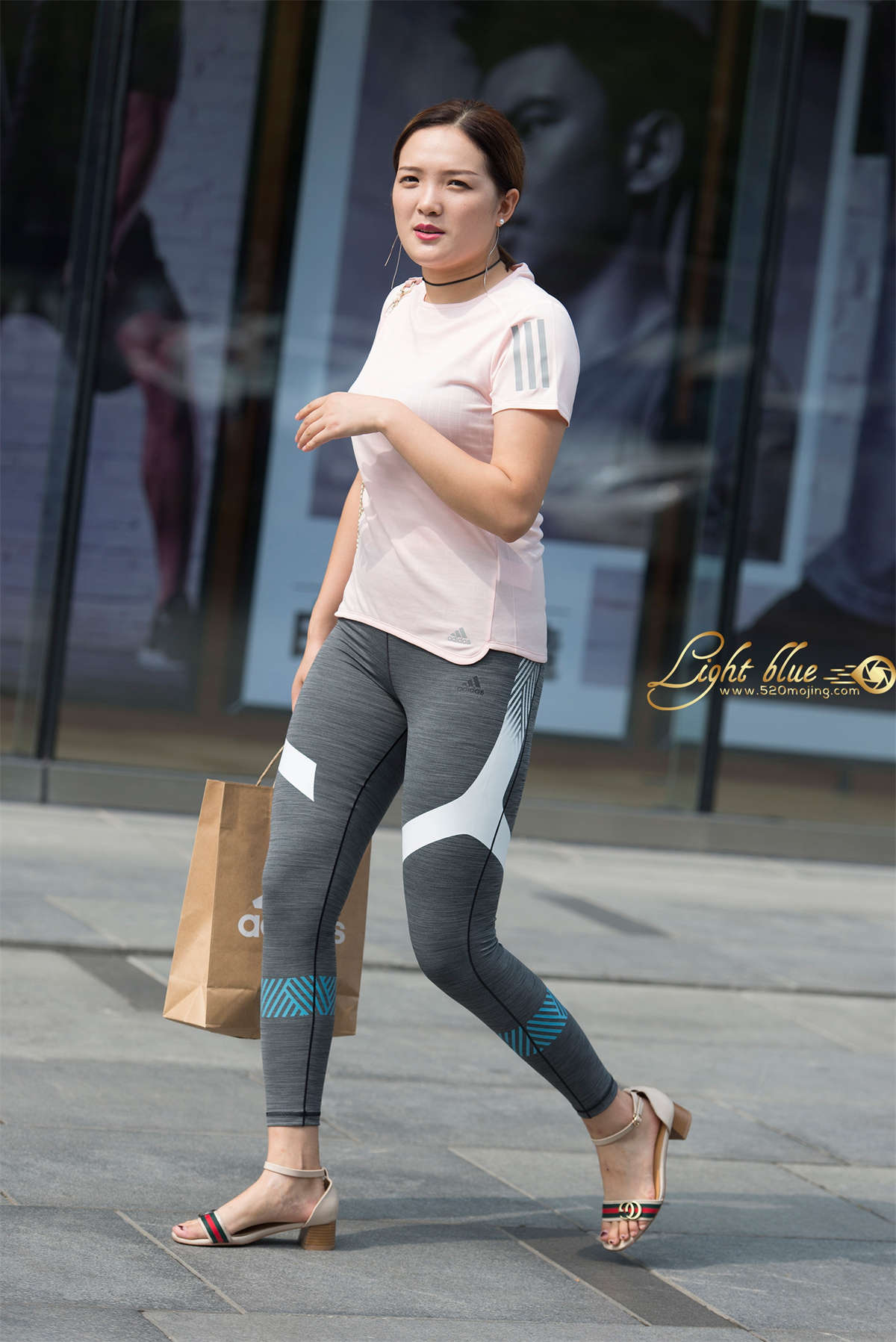 灰色健美裤-日更街拍