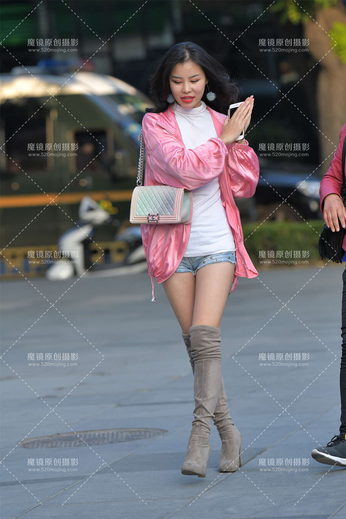 【红石赛帖】性感热裤少妇-日更街拍