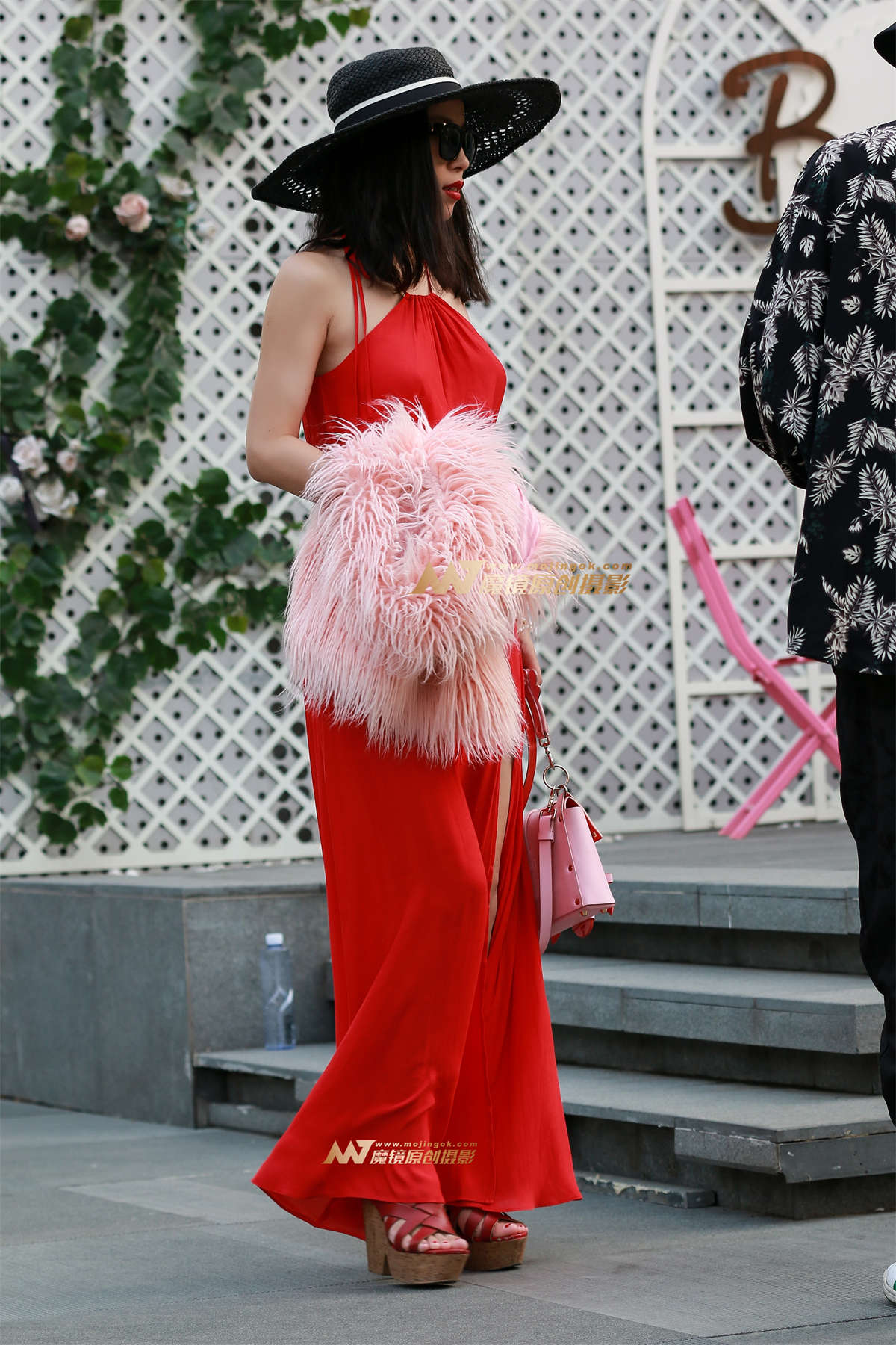 图片[2]-【小默赛帖】第1323篇★高挑红裙美女★-日更街拍