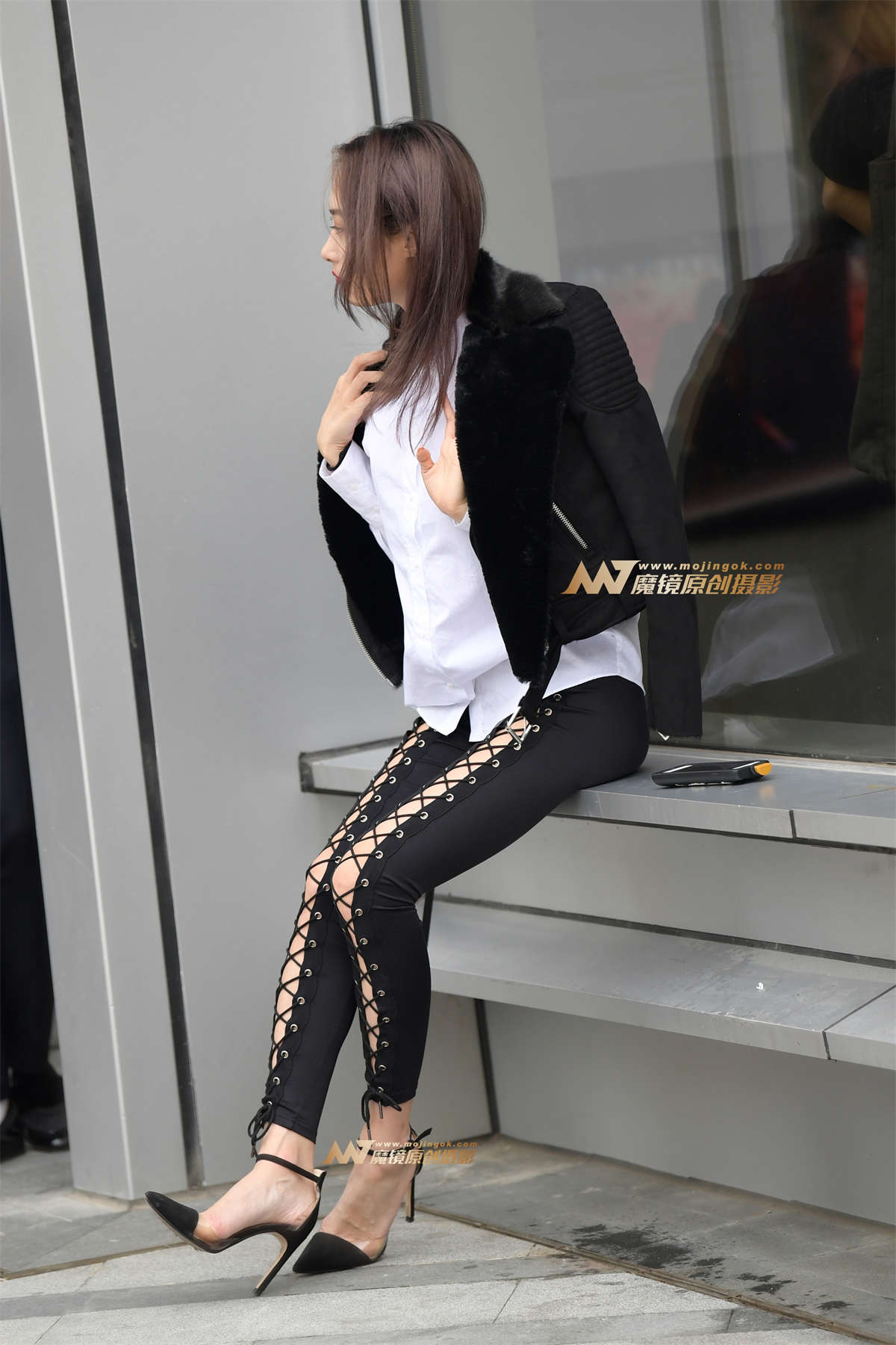 图片[2]-极品黑裤高跟时尚美女-日更街拍