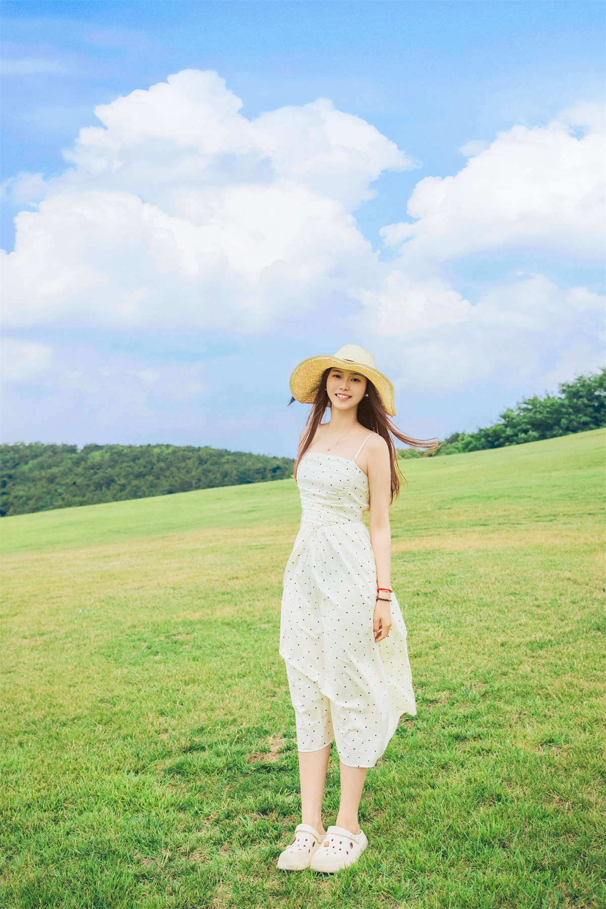 YITUYU艺图语 2024.08.27 夏天的一抹绿 飞天小魔女-日更街拍