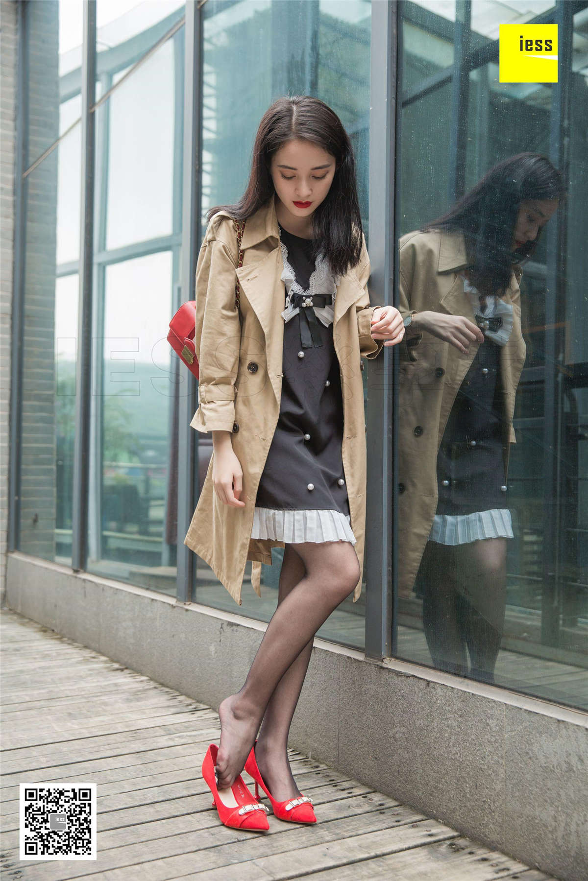 图片[2]-IESS异思趣向 丝享家386期：气质风衣小红高姗姗-日更街拍