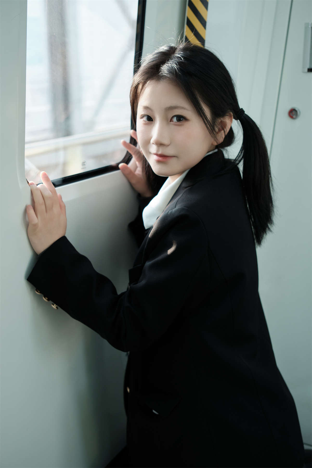 YITUYU艺图语 2024.05.14 地铁女高 肉宋堡-日更街拍