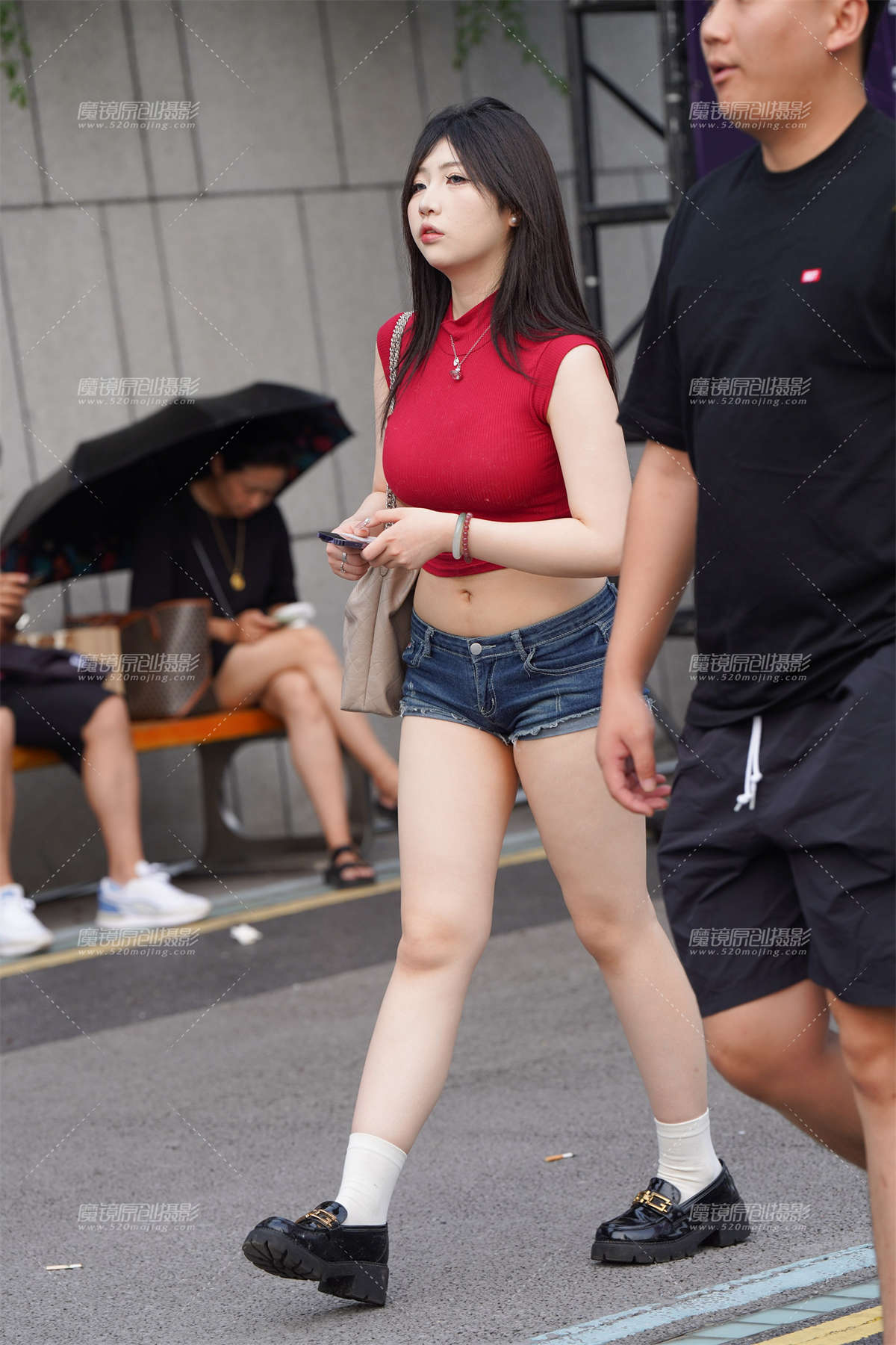 肉感大白腿-日更街拍