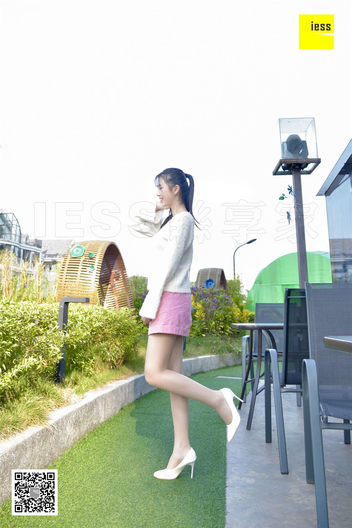 图片[2]-IESS异思趣向 丝享家170期：清新粉色短裙肉丝佳桢-日更街拍