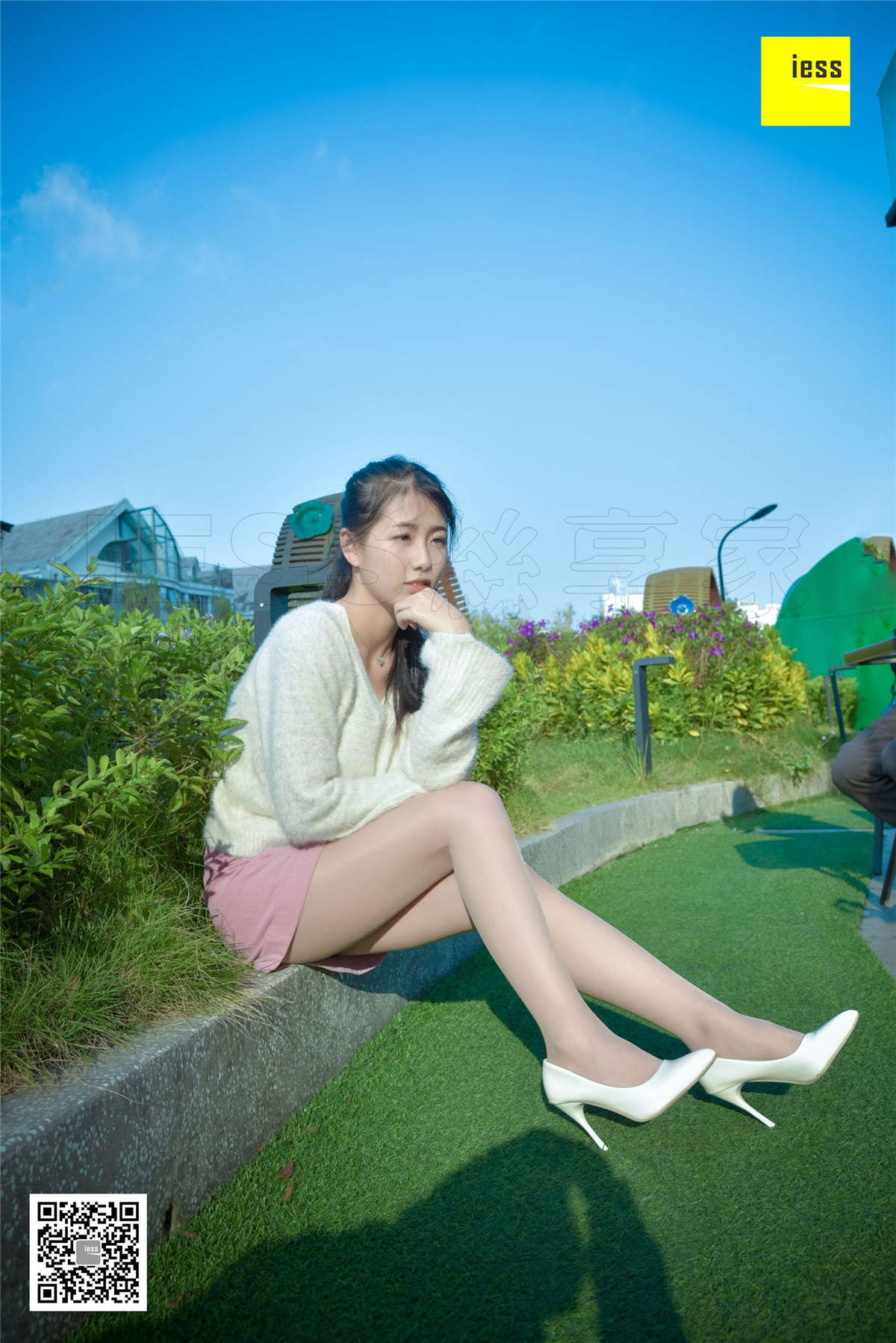 IESS异思趣向 丝享家170期：清新粉色短裙肉丝佳桢-日更街拍