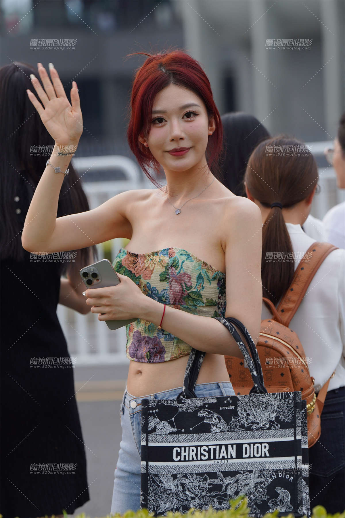 紧牛美眉-日更街拍