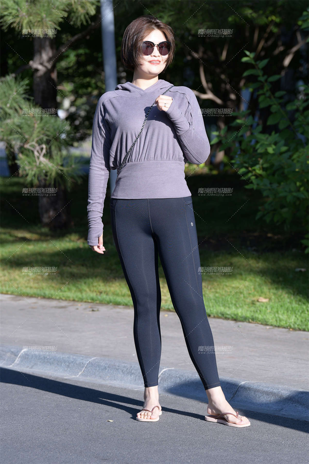 第1597篇★可爱紧身美女★-日更街拍