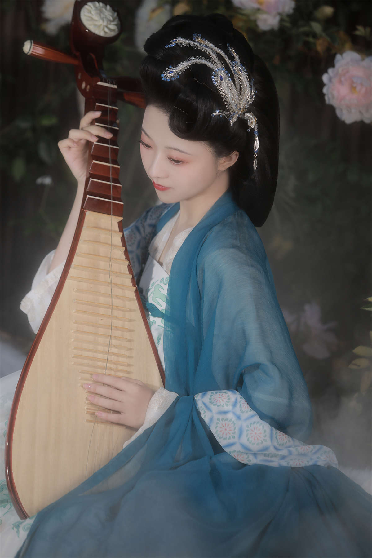 YITUYU艺图语 2025.02.04 芳春柳摇染花香 一固美撇捺-日更街拍