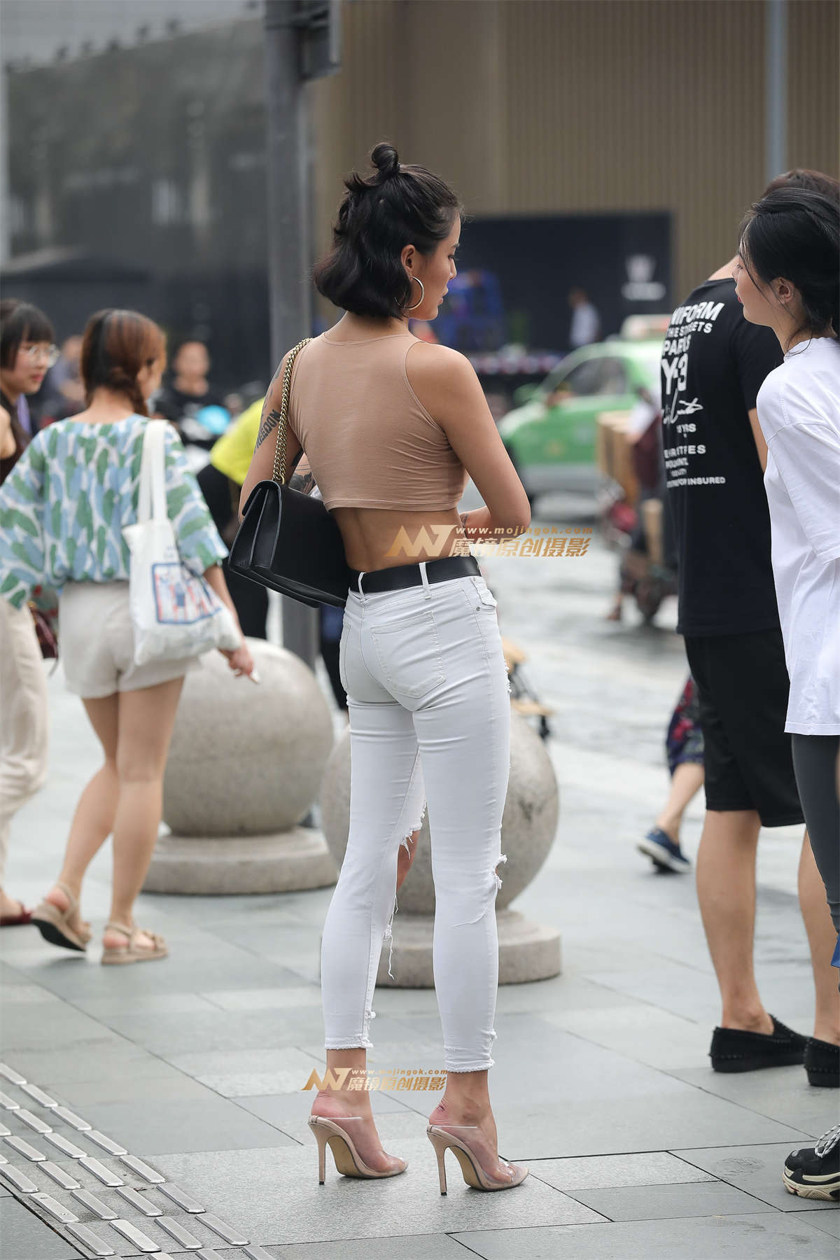 图片[2]-【凯恩赛帖】长腿紧身白裤牛仔-日更街拍