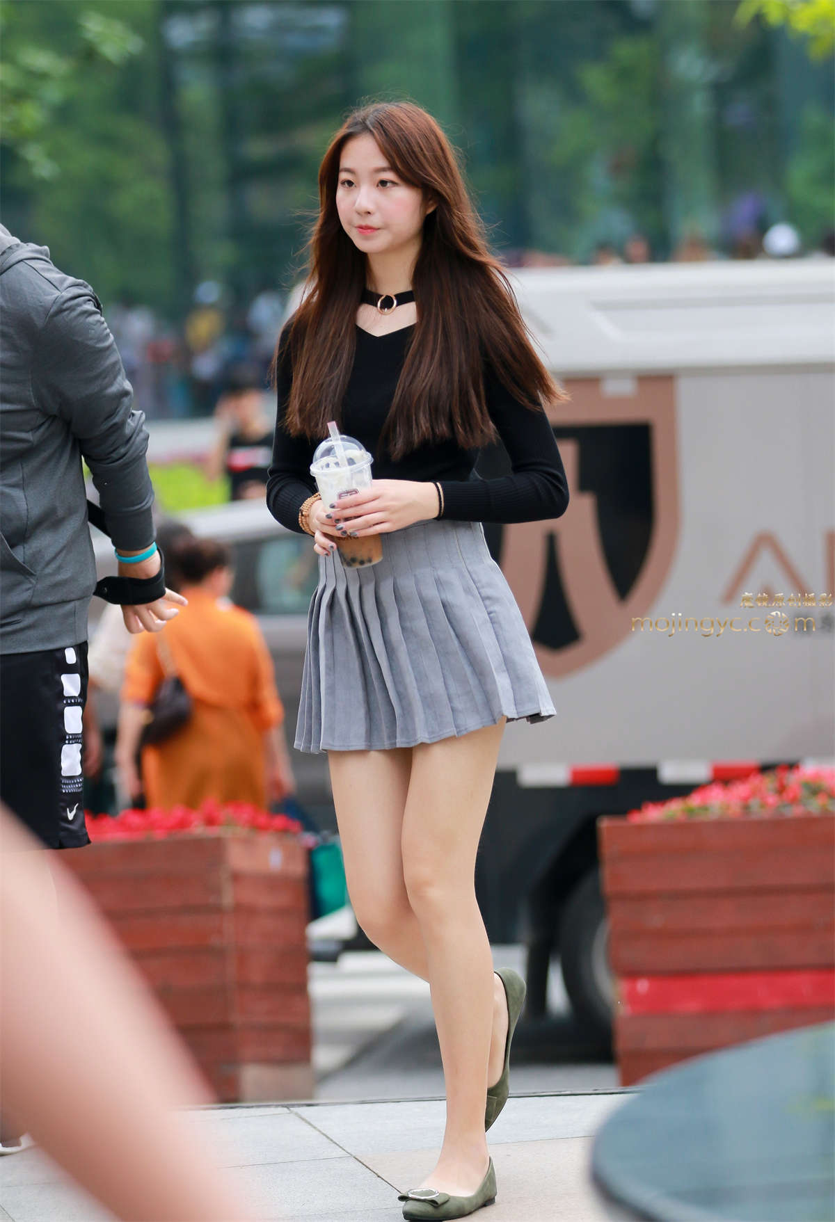 图片[2]-甜美可人长腿妹子-日更街拍