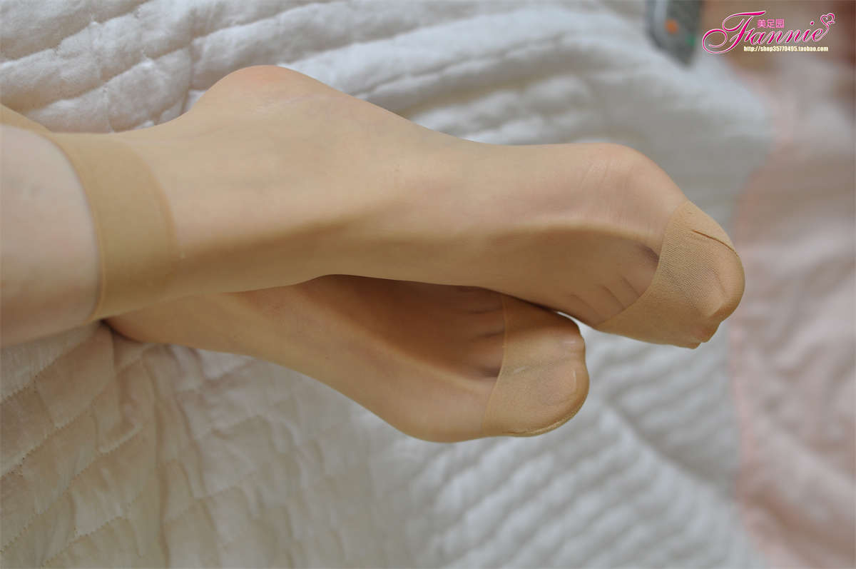 Fannie芬妮美足园NO.685 肉丝特写（4）-日更街拍