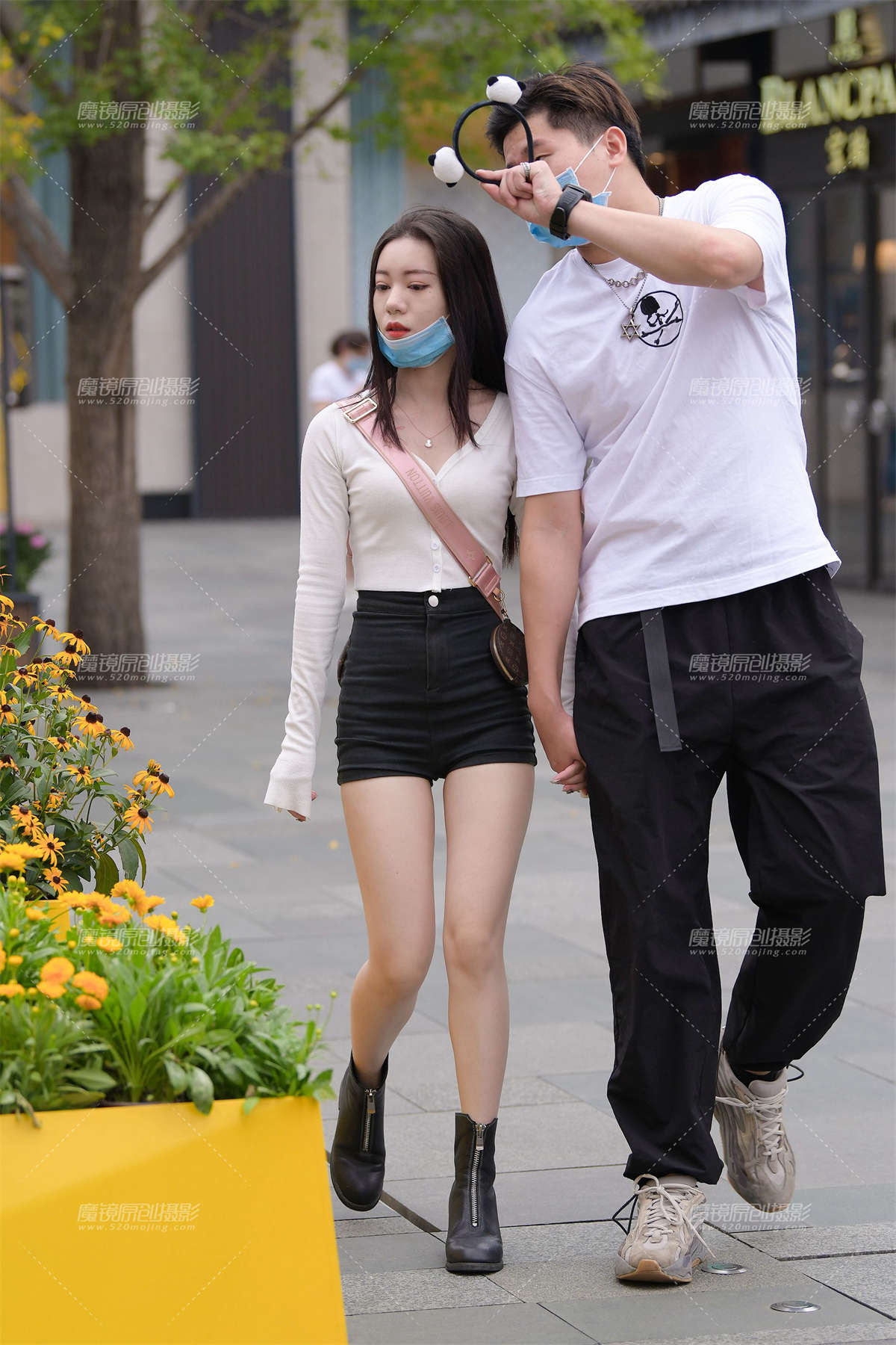 热裤女孩-日更街拍