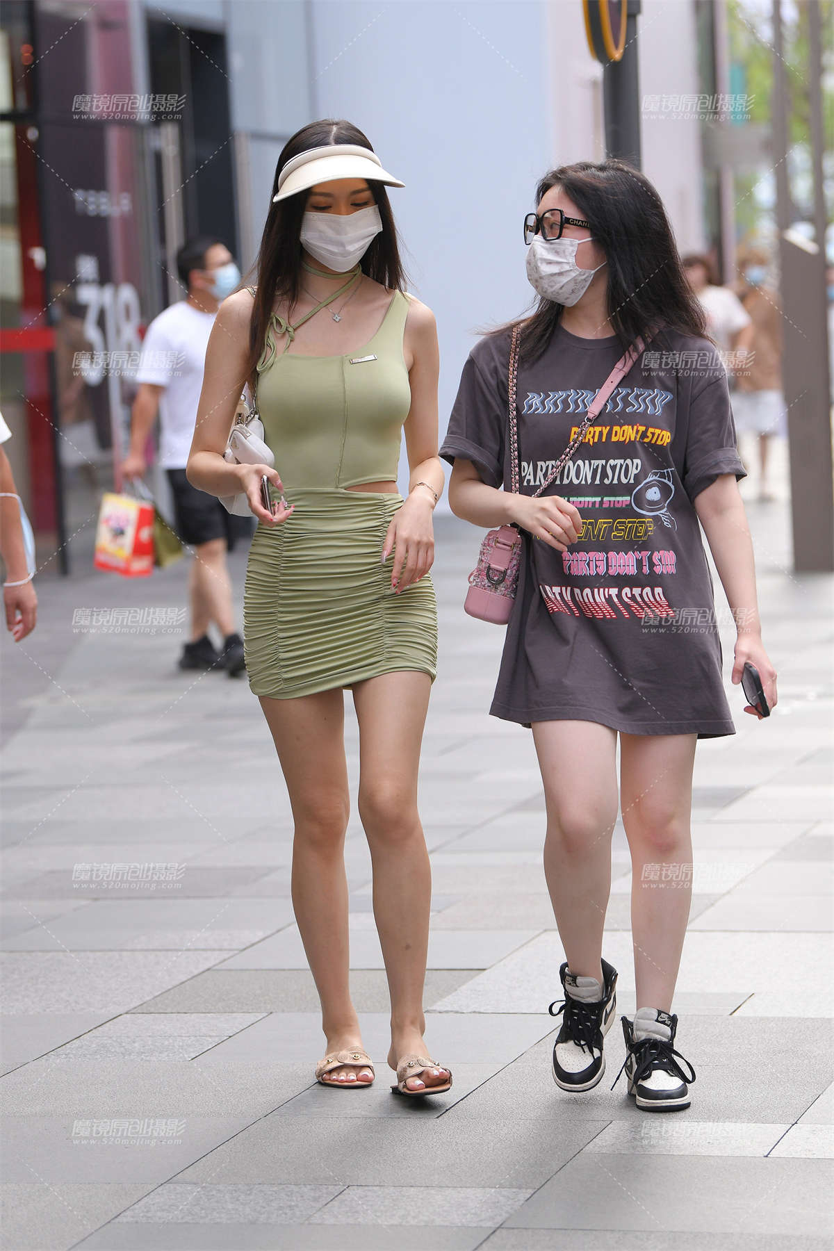 包臀裙美女-日更街拍