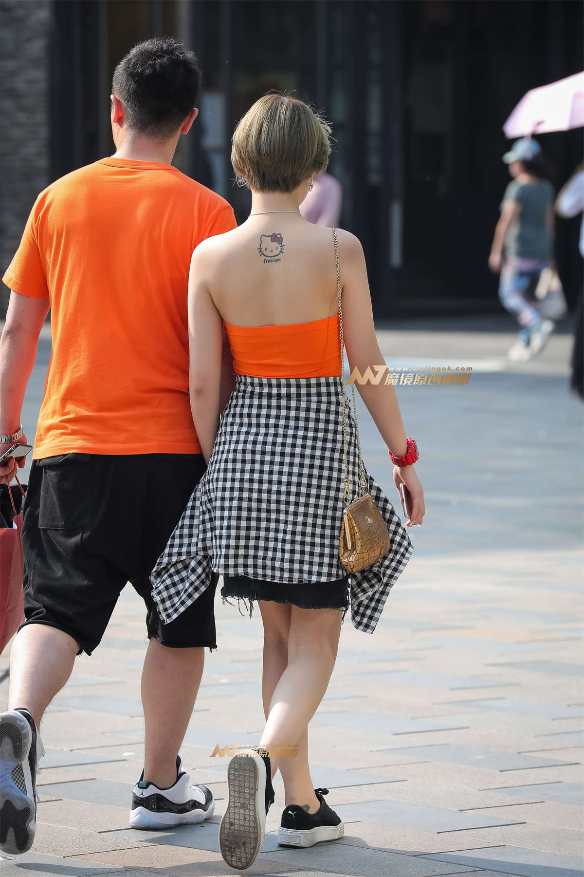 图片[2]-时尚可爱的一字肩美眉-日更街拍