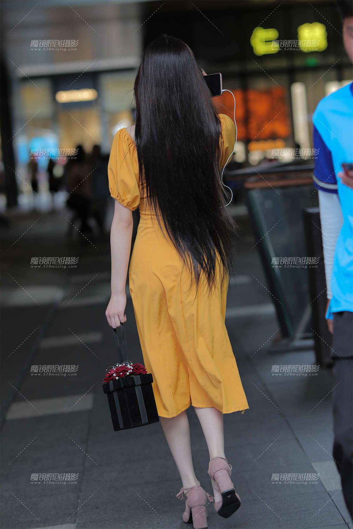 图片[2]-【凯恩赛贴】千金气质 精致漂亮的长发女孩-日更街拍