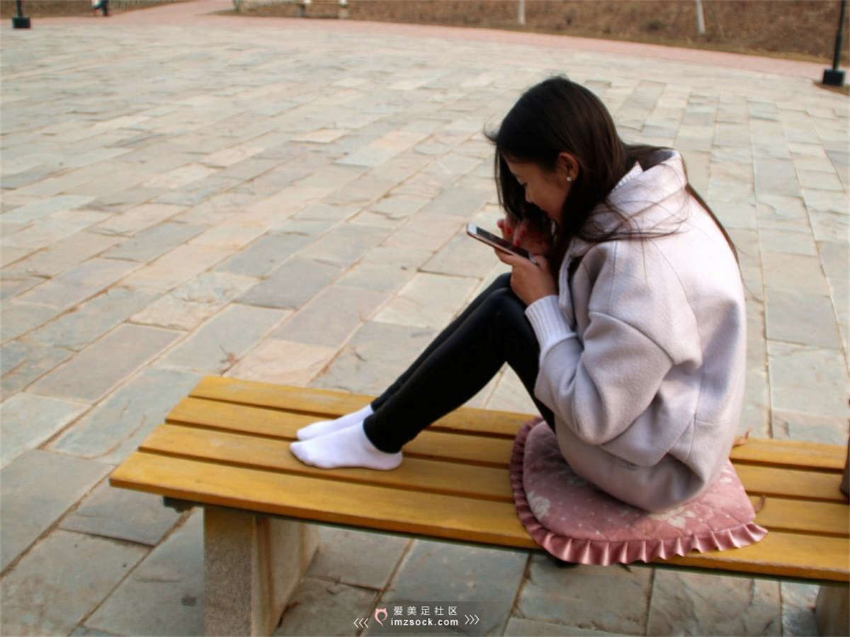 MZSOCK-2018 No.2 小姐姐的皮裤白棉袜足底秀 【第一季】-日更街拍