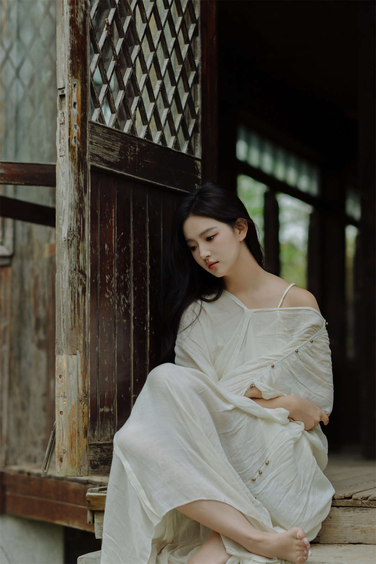 YITUYU艺图语 2024.05.15 木屋里的守望 Elaine-日更街拍